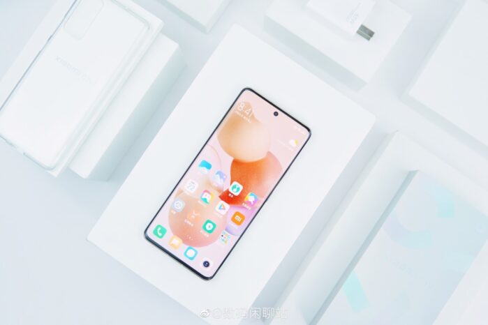 Xiaomi Civi Design top